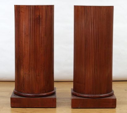 PAIR OF GAINS FLUTE COLUMN

Neoclassical...