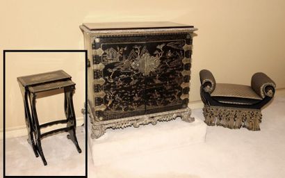 TWO NESTING TABLES 

China - Guangzhou for...