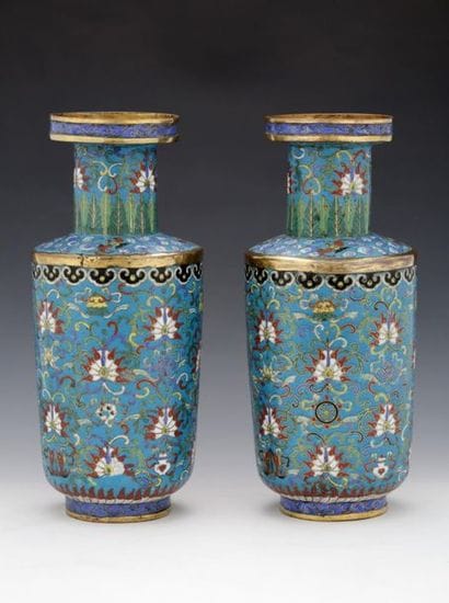 CHINA - 20th Century

PAIR OF BALUSTER VASES

Bronze...