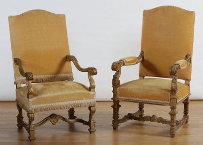 PAIR OF FLAT BACK FALLS 

Louis XIV style...