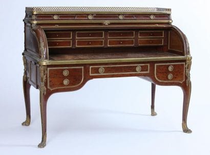 IMPORTANT DESK WITH MIDDLE CYLINDER

Transition...
