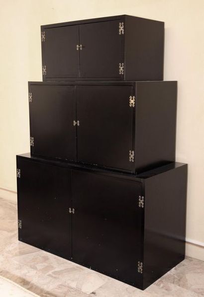 THREE stackable CABINETS in three sizes 

Japan...