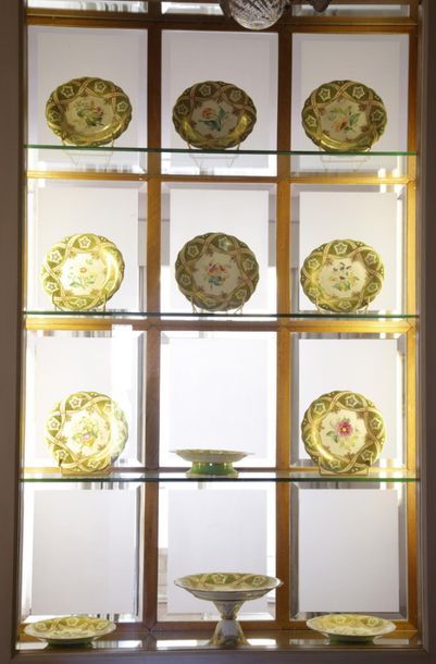 DESSERT SERVICE 12 PIECES

England - Probably...