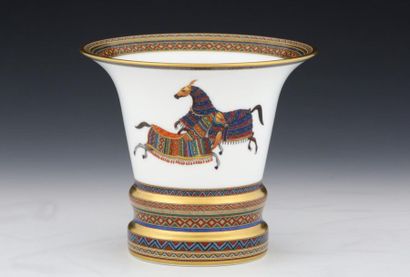HERMES Paris - Model CHEVAL D'ORIENT

VASE...