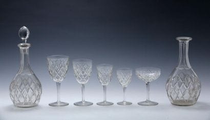 BACCARAT - GLASS SERVICE PARTY 40 PIECES...