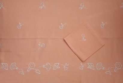 GRANDES NAPPE RECTANGULAIRE ET SES 12 SERVIETTES...
