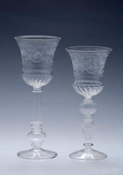 MURANO (?) - SUITE de 11 VERRES à EAU et...