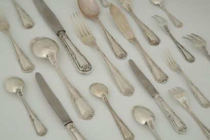 IMPORTANTE MENAGERE DE COUVERTS ET COUTEAUX...