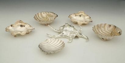 CINQ COUPELLES COQUILLES en argent 800 et...