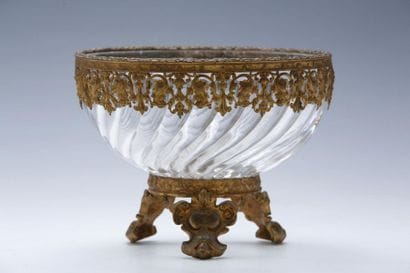 BACCARAT - Moulded crystal CUP with torsos...
