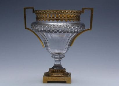 VASE in cut crystal and gilt bronze of Louis...
