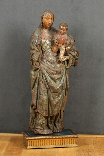 VIERGE A L'ENFANT en chêne sculpté et polychromé...