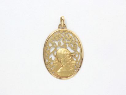 PENDENTIF ovale en or 750 millièmes satiné,...