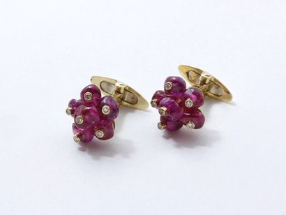 PAIRE DE BOUTONS DE MANCHETTES en or 750...