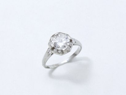BAGUE en platine 850 millièmes, la monture...