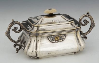 SUCRIER en argent 84 zolotniks (875 millièmes),...