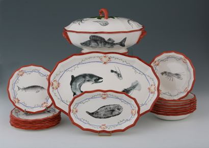 SALINS - FISH SERVICE 19 PIECES with a moving...