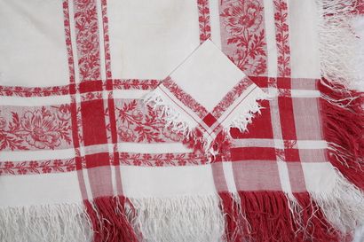 
RECTANGULAR NAPPLE AND 12 TOWELS with fringed...