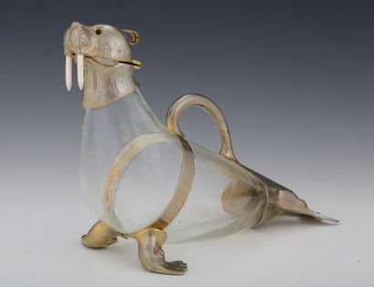 EAGLE in the shape of a walrus in ribbed...