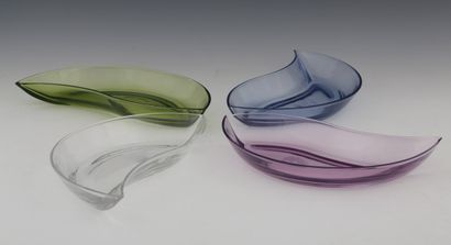 SET OF 6 SMALL FISH SHAPED GLASS PLATES in...