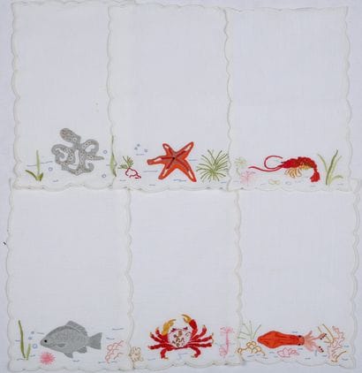 SET OF 6 LUNCH TOWELS with scalloped edge...