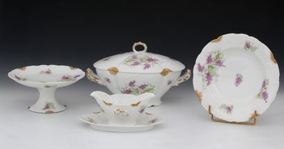 PART OF 66 PIECES TABLE SET with moving edge...