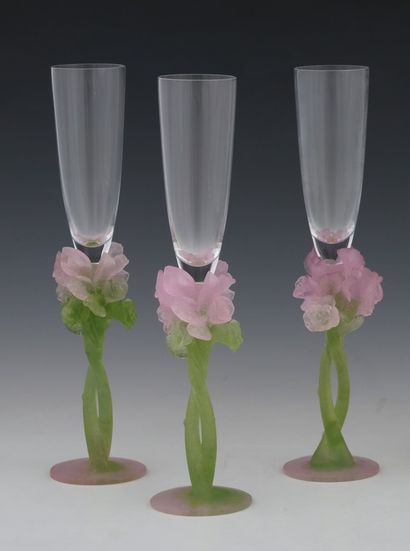DAUM FRANCE - ROSE MODEL - 7 CHAMPAGNE FLUTHS...