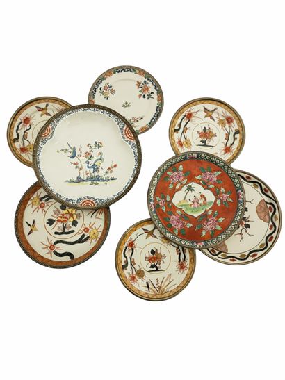Eight porcelain plates and / or dishes Circa...