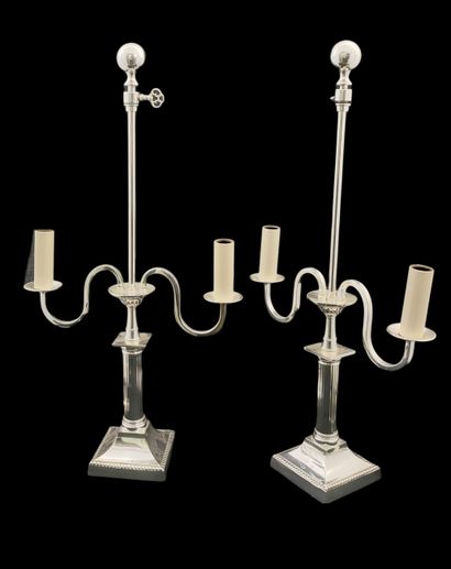 PAIRE DE LAMPES de Style Directoire en métal...