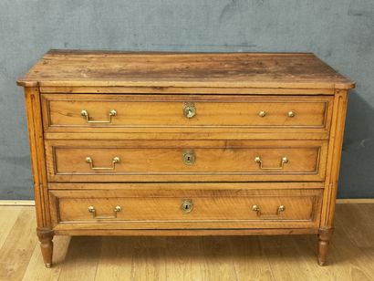 COMMODE de la Fin du XVIIIème Siècle en noyer...