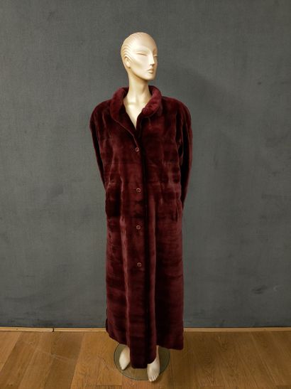 PELISSE REVERSIBLE en satin bordeaux et vison...