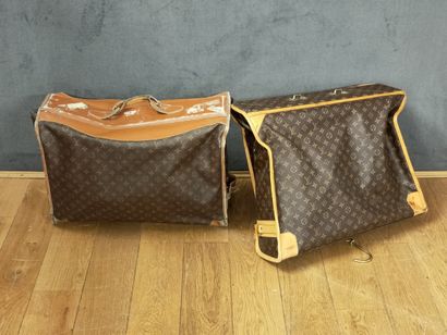 LOUIS VUITTON - PORTE-HABITS en toile monogram,...