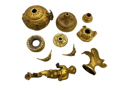 NEUF MONTURES EN BRONZE de Style Louis XVI,...