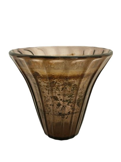 DAUM Nancy- VASE de forme tulipe en cristal...