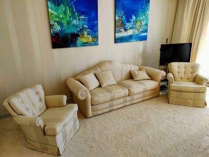 SUITE D'UN CANAPE ET TROIS FAUTEUILS Modernes...