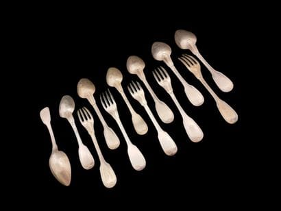 5 FOURCHETTES ET 7 CUILLERES DE TABLE d'Epoque...