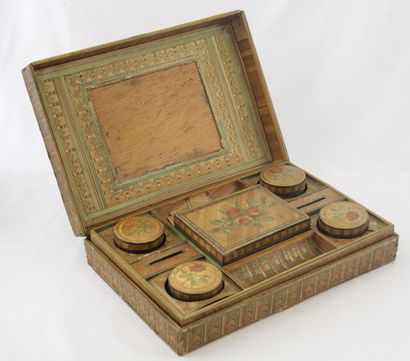 COFFRET A BIJOUX OU DE TOILETTE du Début...