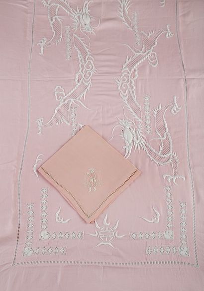 NAPPE RECTANGULAIRE ET SES 10 SERVIETTES...