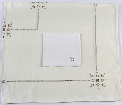 NAPPE CARREE ET SES 6 SERVIETTES en lin blanc...
