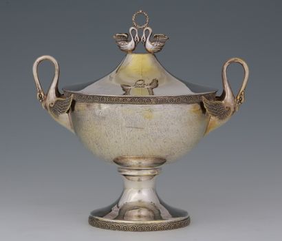 Silver soup tureen, foreign work Modern with...