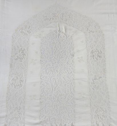 NAPPE RECTANGULAIRE en lin et dentelle blanche...