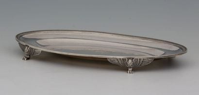 OVAL PLATE (of sauceboat) on four claw feet...