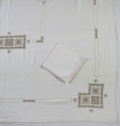 NAPPE RECTANGULAIRE ET SES 8 SERVIETTES en...