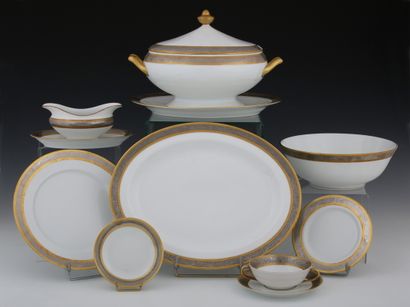 BERNARDAUD LIMOGES - MODELE VULCAIN - PARTIE...
