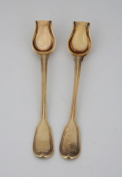PAIR OF SALT PEELS in 950 Millièmes silver...