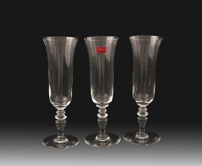 BACCARAT - MODELE VENCE - 18 FLUTES A CHAMPAGNE...