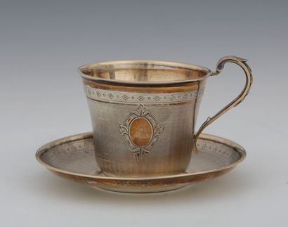 TASSE A THE ET SA SOUCOUPE en argent Minerve...