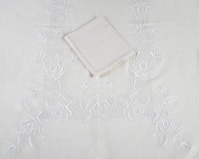 RECTANGULAR NAPPE AND ITS 12 TOWELS in ecru...