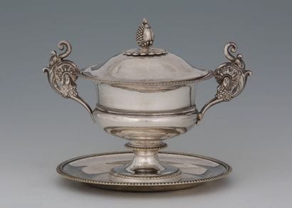 DRAGON AND ITS PRESENTOIR in silver 950 Millièmes...