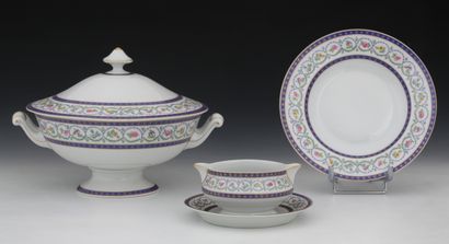 HAVILAND LIMOGES - MODEL ETIOLES - TABLE...